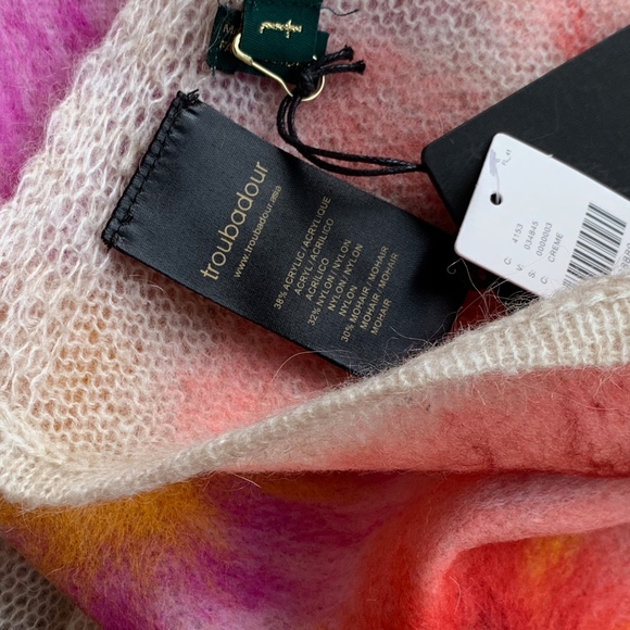 NWT Felted Bouquet Scarf by Troubadour - Picture 7 of 8